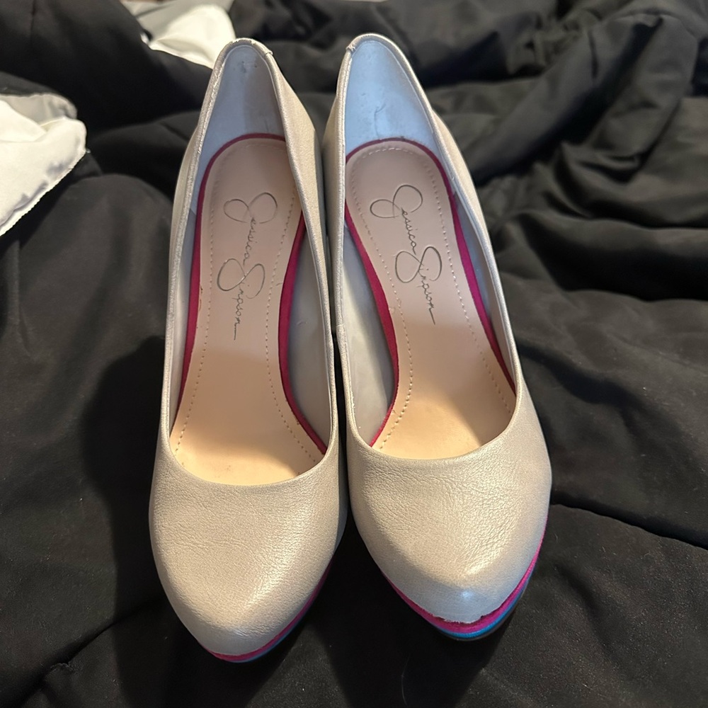 Jessica Simpson Women's Cream Pumps